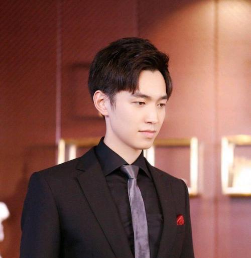 《以少帅最强出装攻略大全》（提升你在游戏中的统治力，征服全场！）